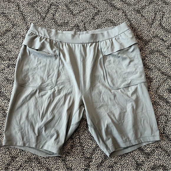 Lululemon Lab Nulu Relaxed-Fit Yoga 9” Shorts - Picture 3 of 8
